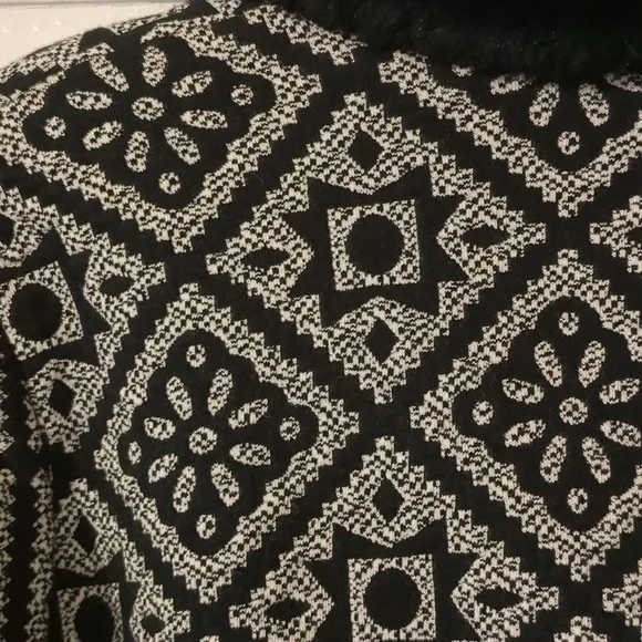 Quilted Style Faux Fur Collar Cuffs Black and White Artsy Jacket Petite Small - Picture 6 of 6